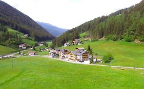 Almhotel Bergerhof Sarntal